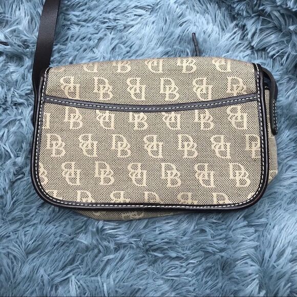 Authentic Dooney & Bourke Signature Logo - Picture 11 of 14